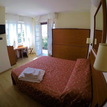 Hotel Mimosa Споторно Екстер'єр фото