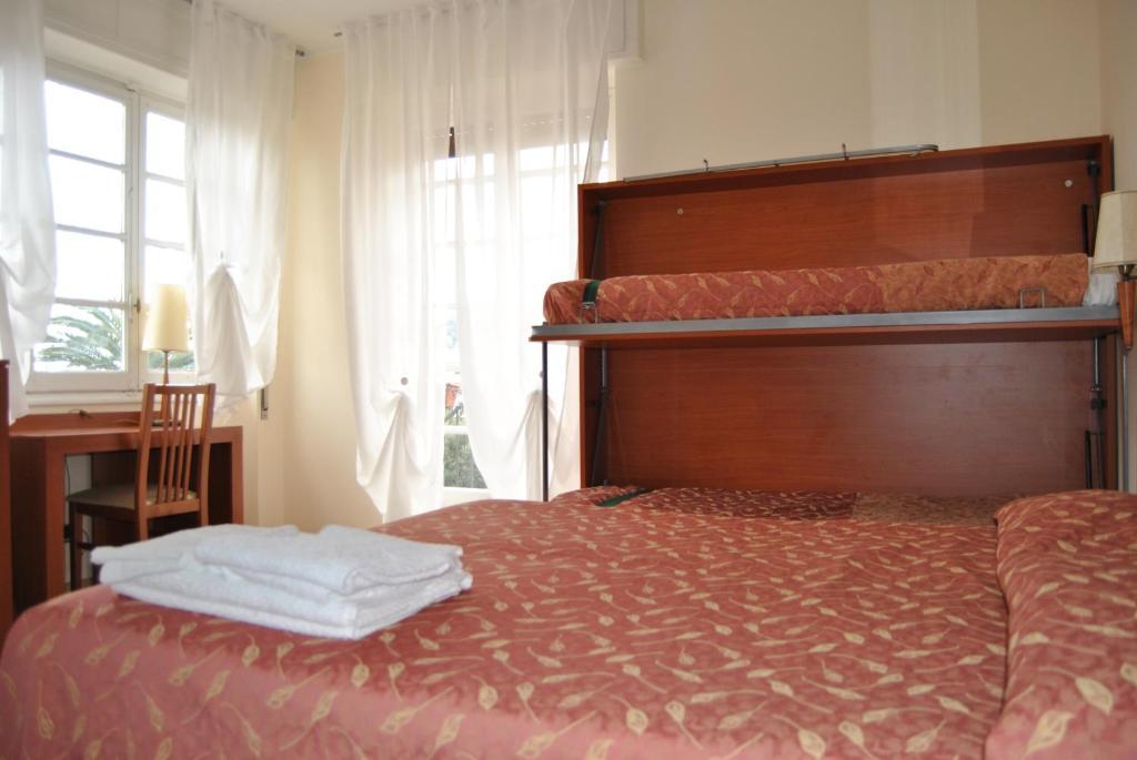 Hotel Mimosa Споторно Номер фото