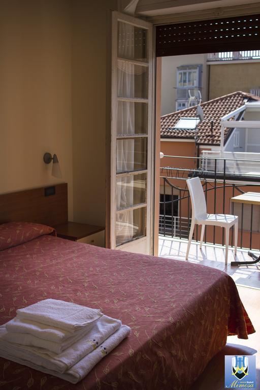 Hotel Mimosa Споторно Екстер'єр фото