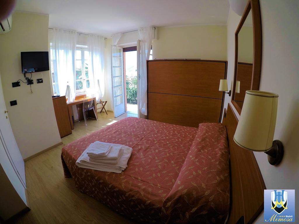 Hotel Mimosa Споторно Екстер'єр фото