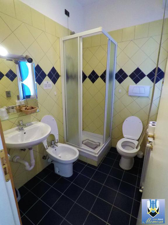 Hotel Mimosa Споторно Екстер'єр фото
